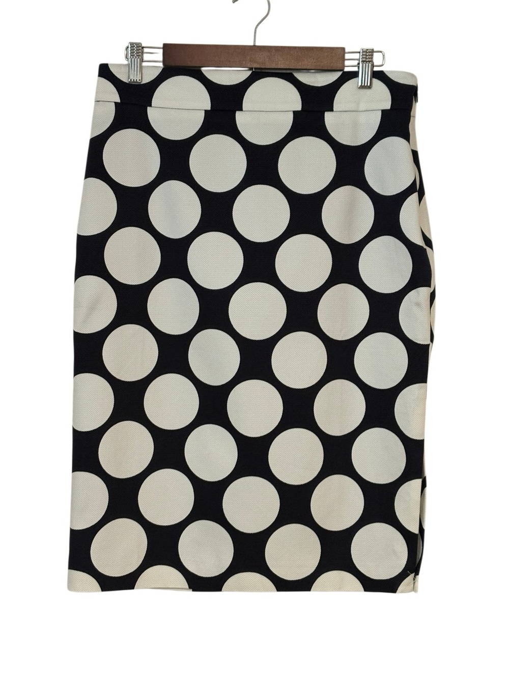 Ann Taylor Black and White Polka Dot Skirt. Size 8. New with Tags!